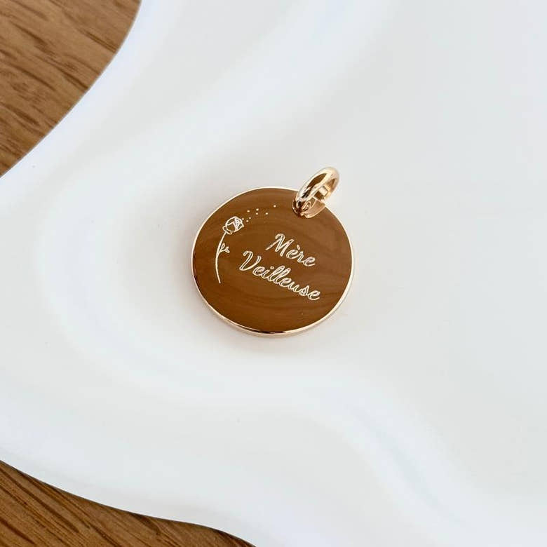 Pendentif "Mère veilleuse" plaqué or